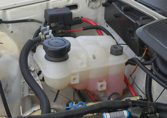 Coolant Expansion Tank Bottle Fill Coolant Air Bleeder